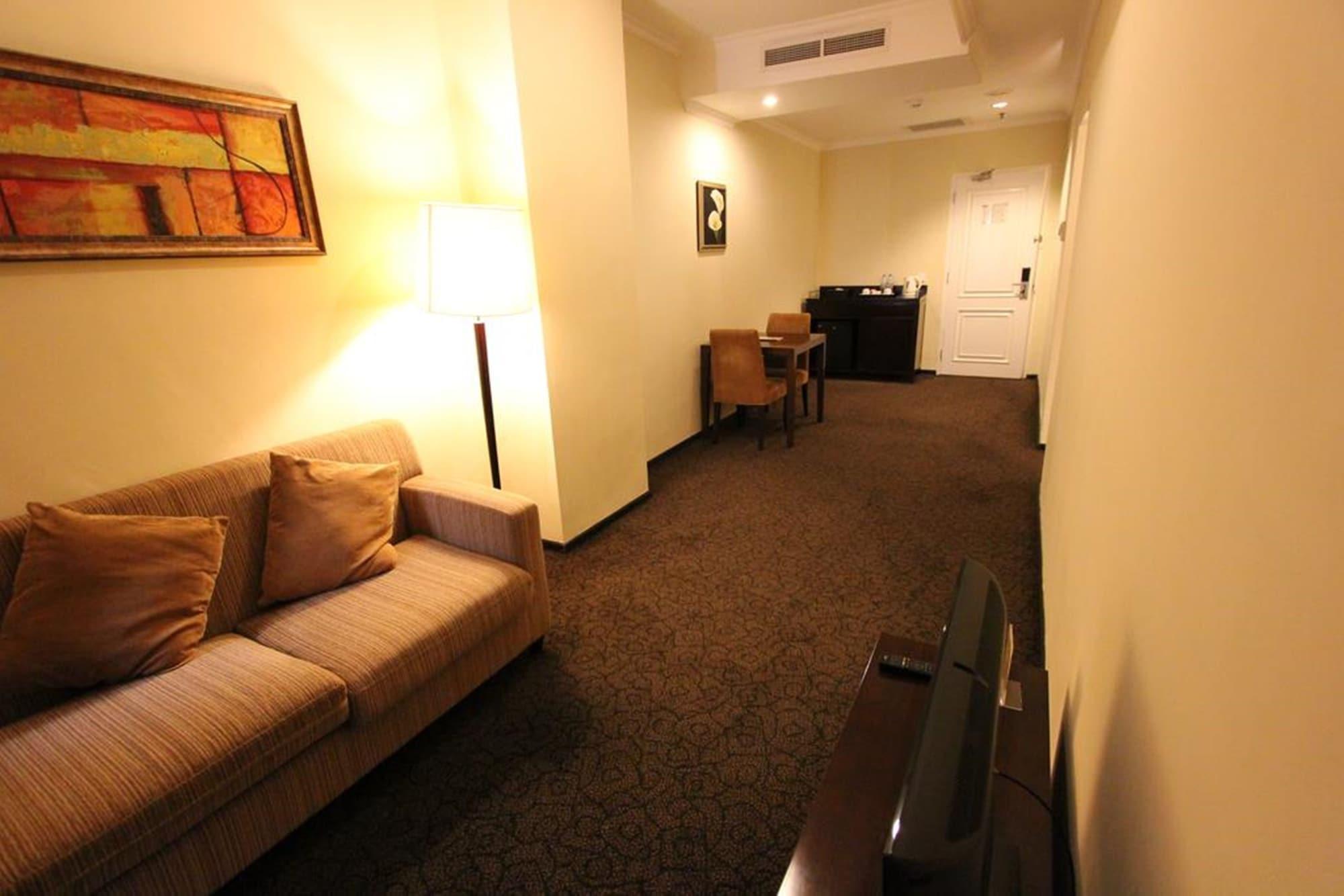 Harmoni One Convention Hotel And Service Apartments Batam Buitenkant foto