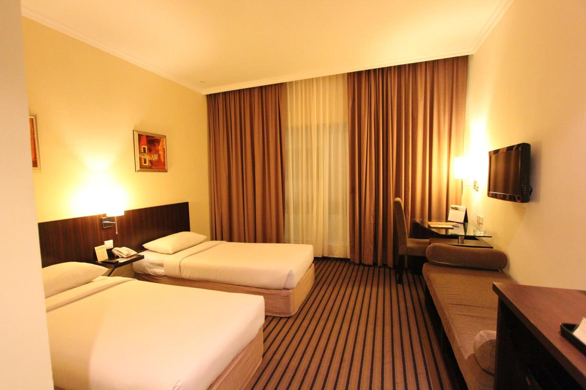 Harmoni One Convention Hotel And Service Apartments Batam Buitenkant foto