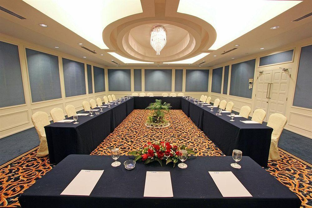 Harmoni One Convention Hotel And Service Apartments Batam Buitenkant foto