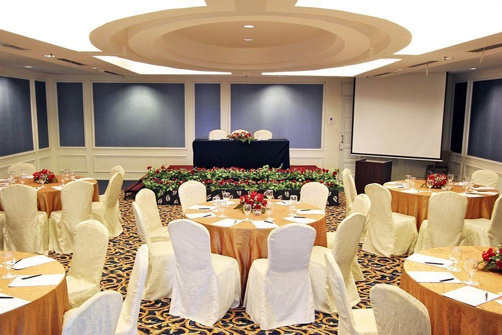 Harmoni One Convention Hotel And Service Apartments Batam Buitenkant foto