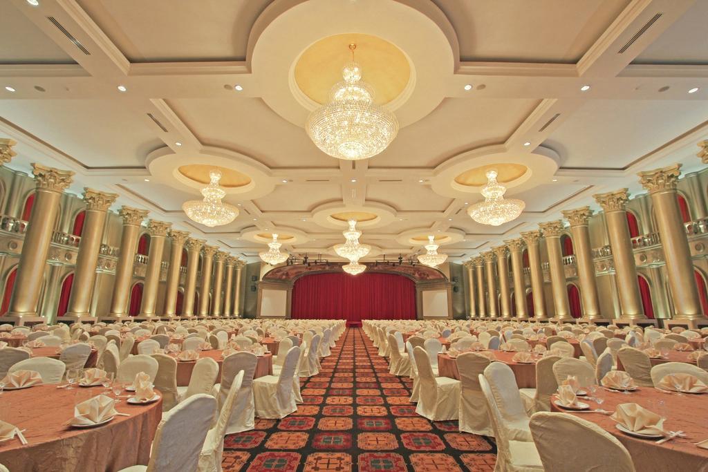 Harmoni One Convention Hotel And Service Apartments Batam Buitenkant foto