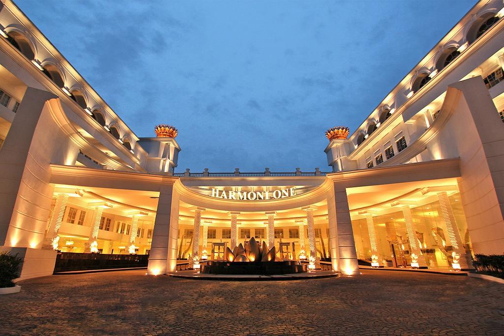 Harmoni One Convention Hotel And Service Apartments Batam Buitenkant foto