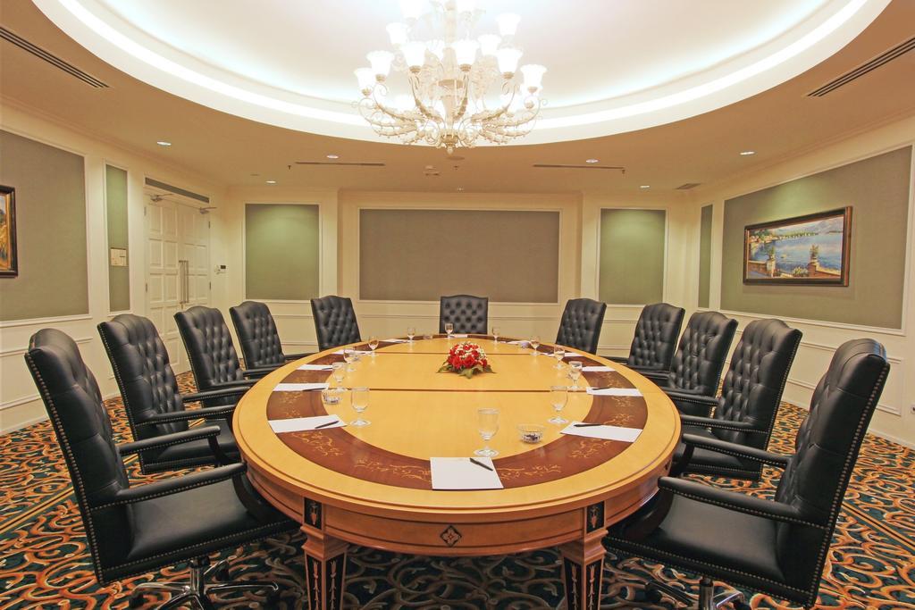 Harmoni One Convention Hotel And Service Apartments Batam Buitenkant foto