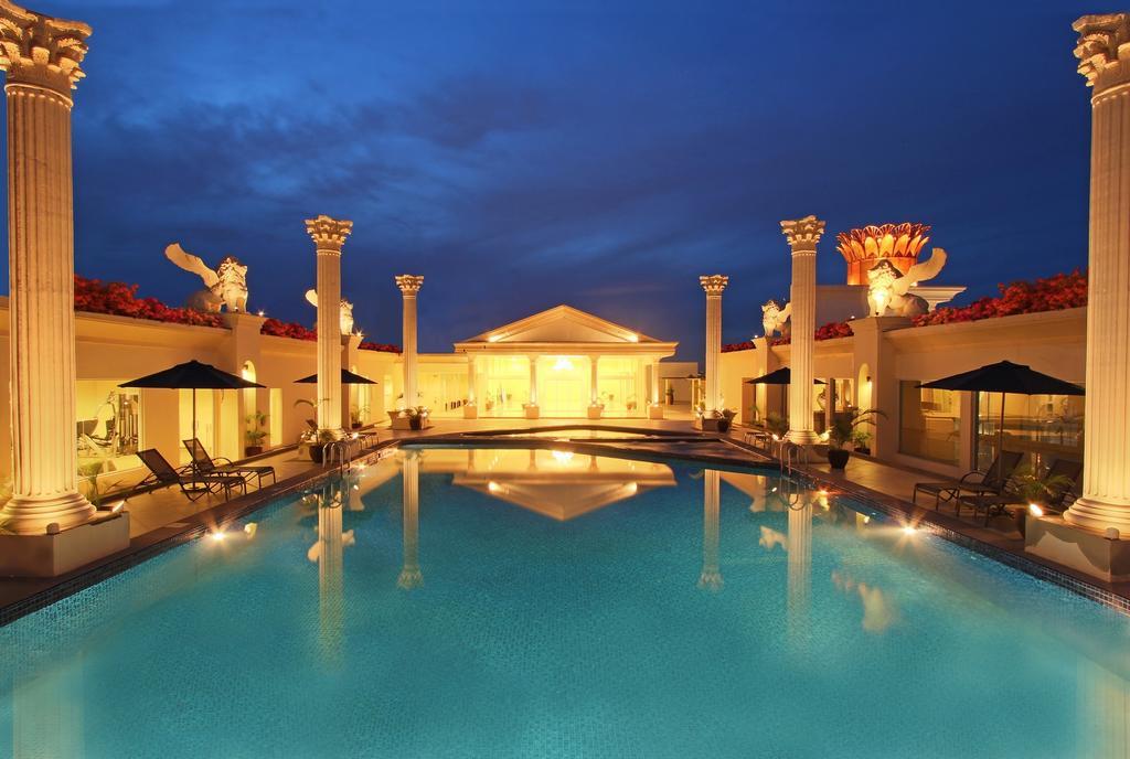 Harmoni One Convention Hotel And Service Apartments Batam Buitenkant foto