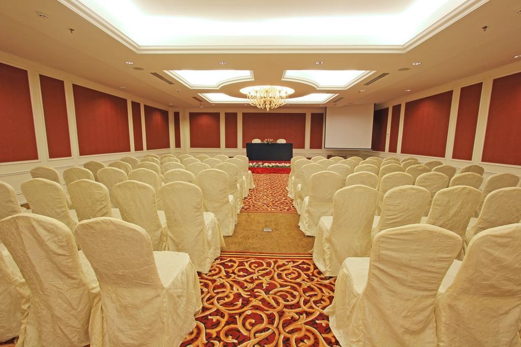 Harmoni One Convention Hotel And Service Apartments Batam Buitenkant foto