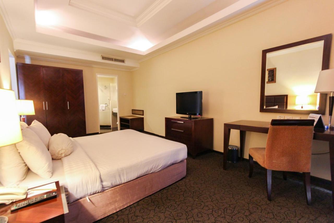 Harmoni One Convention Hotel And Service Apartments Batam Buitenkant foto