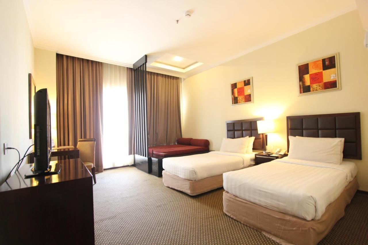 Harmoni One Convention Hotel And Service Apartments Batam Buitenkant foto