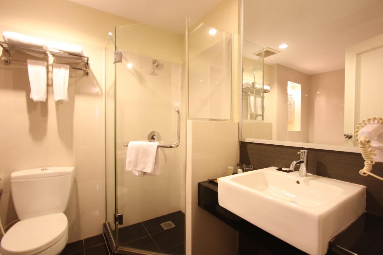 Harmoni One Convention Hotel And Service Apartments Batam Buitenkant foto