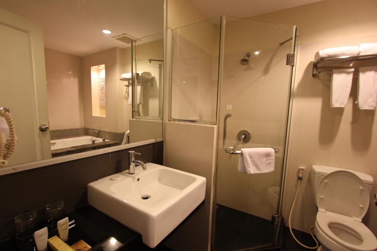 Harmoni One Convention Hotel And Service Apartments Batam Buitenkant foto