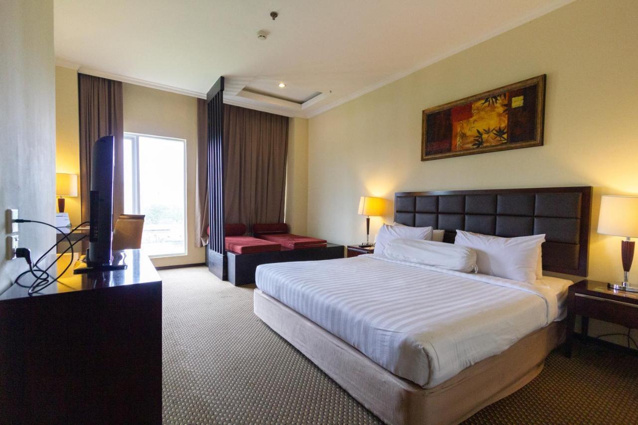 Harmoni One Convention Hotel And Service Apartments Batam Buitenkant foto